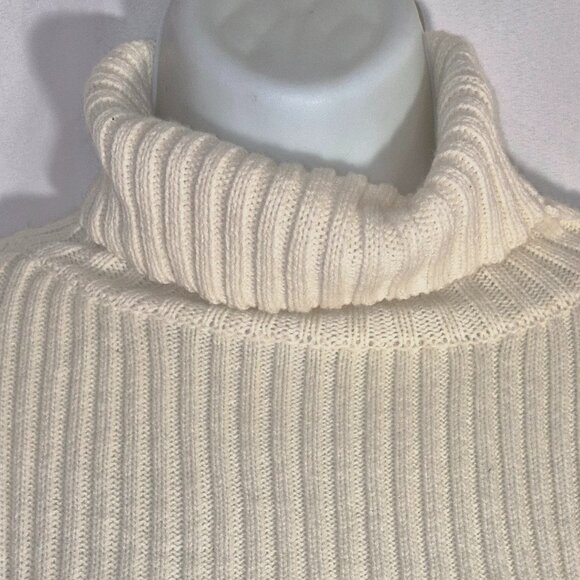 FASHION NOVA cropped oversized sweater, turtleneck. braided front, white, Small - Picture 4 of 12